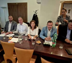 Read more about the article Ministri na rokovanie s odborármi neprišli. Železničiari sa pýtajú: Patríme štátu, alebo nie?